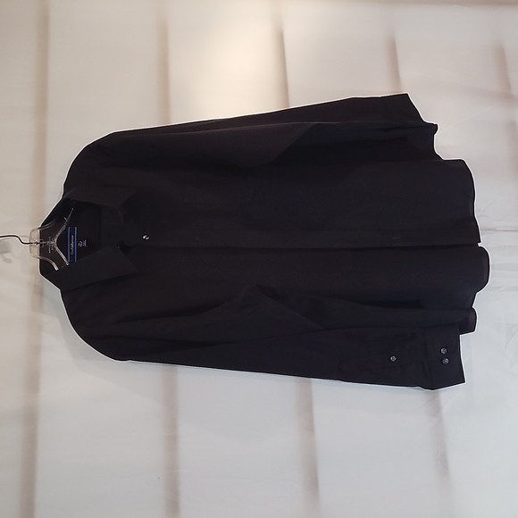 Like New Men's Black Croft&Barrow Button-down Dress Shirt (XL) - Picture 5 of 13